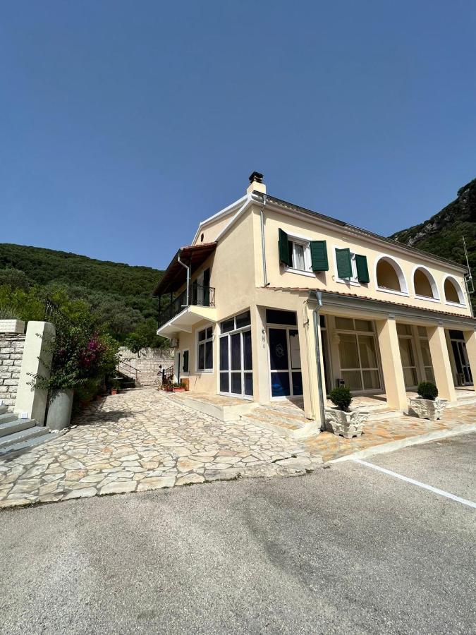 Lithino Apartments - 5Min From The Beach Agios Ioannis Peristerion Esterno foto