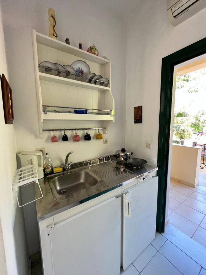 Lithino Apartments - 5Min From The Beach Agios Ioannis Peristerion Esterno foto
